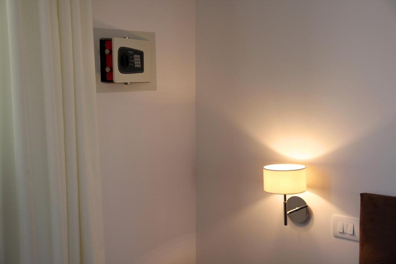 Suite Rosso & Nero Lecce Bagian luar foto