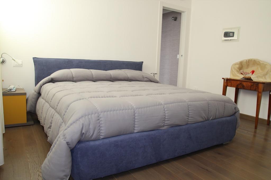 Suite Rosso & Nero Lecce Bagian luar foto