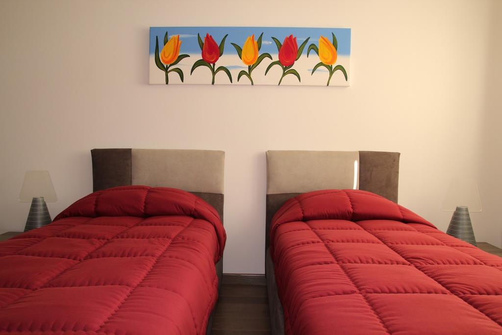 Suite Rosso & Nero Lecce Bagian luar foto