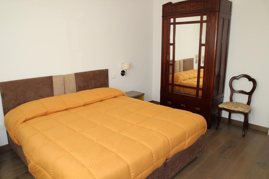 Suite Rosso & Nero Lecce Bagian luar foto