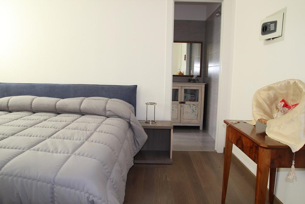 Suite Rosso & Nero Lecce Bagian luar foto